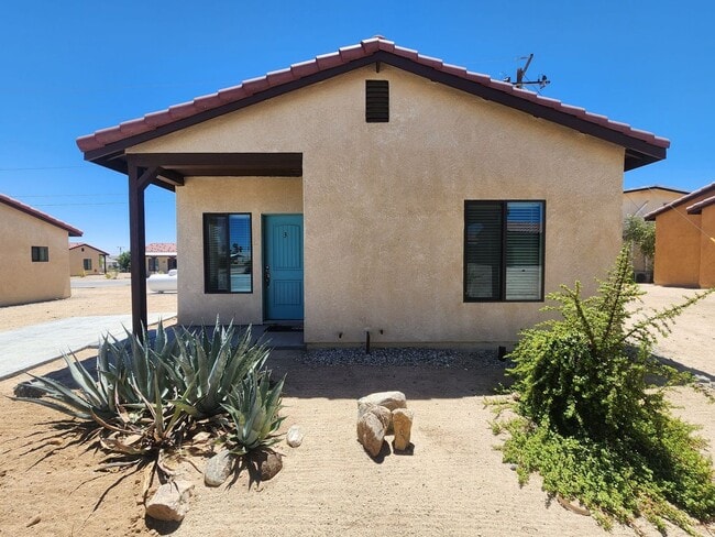 Building Photo - 73955 Cactus Dr Unit 3