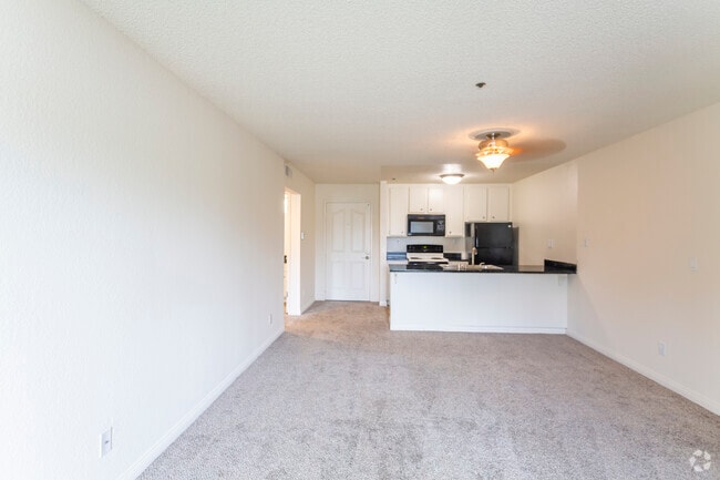 1 BR, 1 BA - 755 SF - Elan Cardiff By The Sea