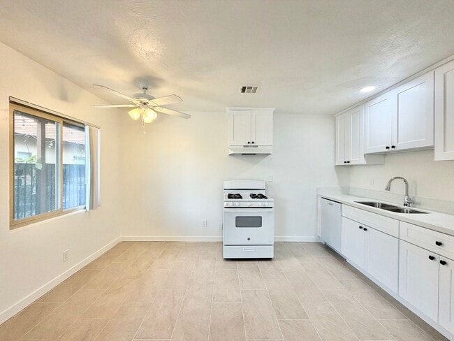 Photo - 579 Highland Dr Unit 05