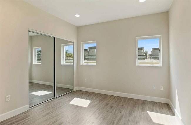 Photo - 5432 Hermitage Ave Unit 102