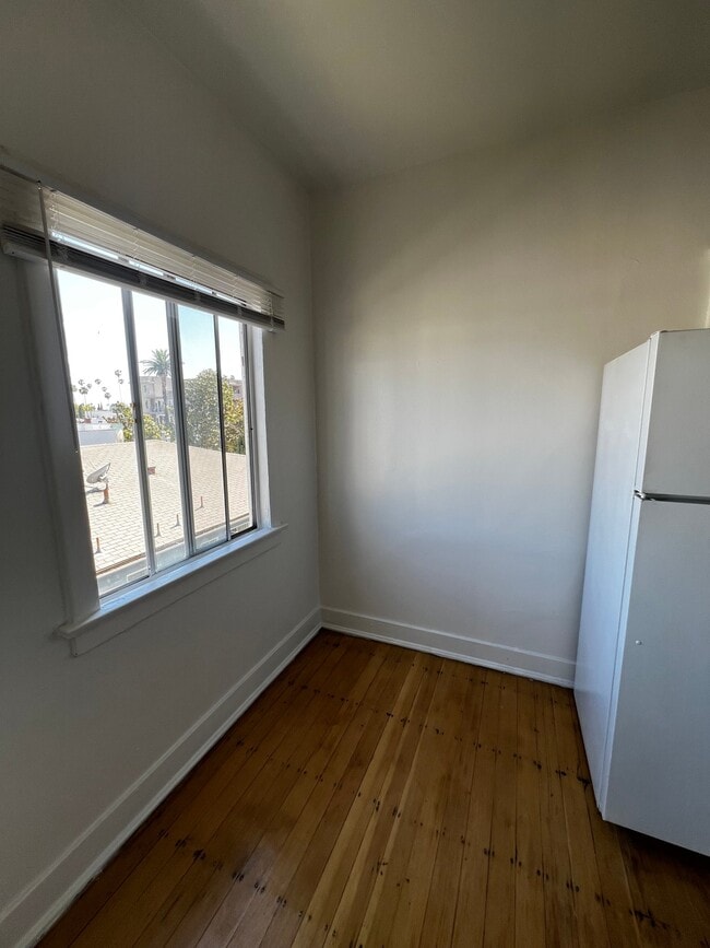 Photo - 1740 Winona Blvd Unit 304
