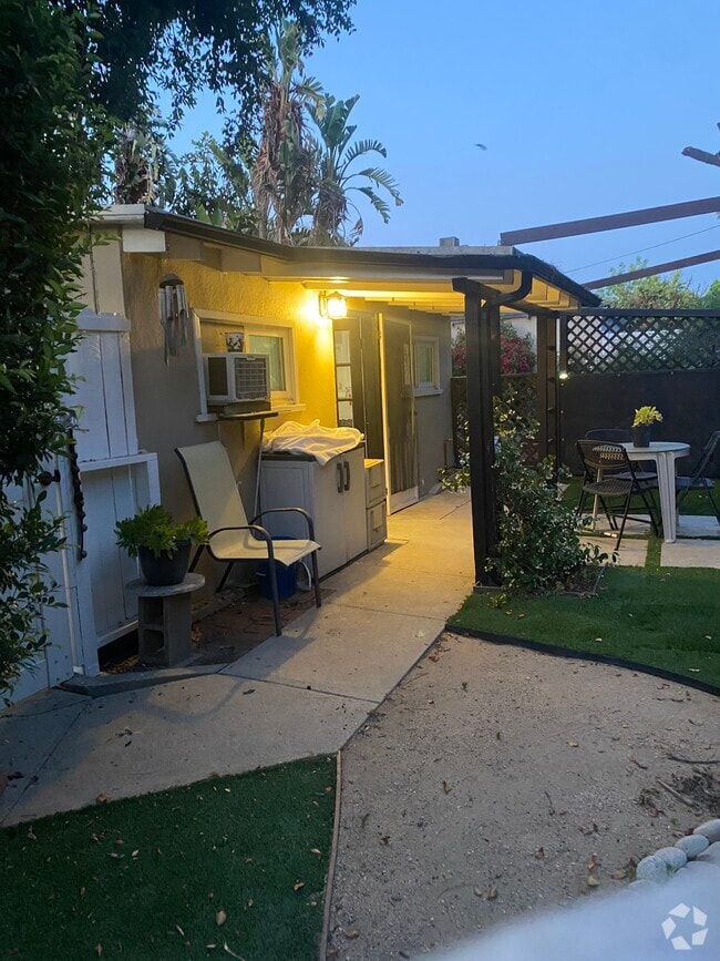 Building Photo - 12360 Huston St Rental