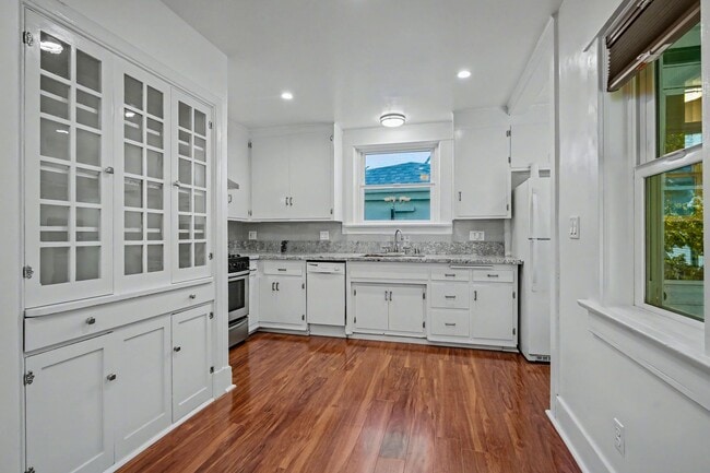 Photo - Charming 2-Bedroom Back House in Prime Pasadena Location