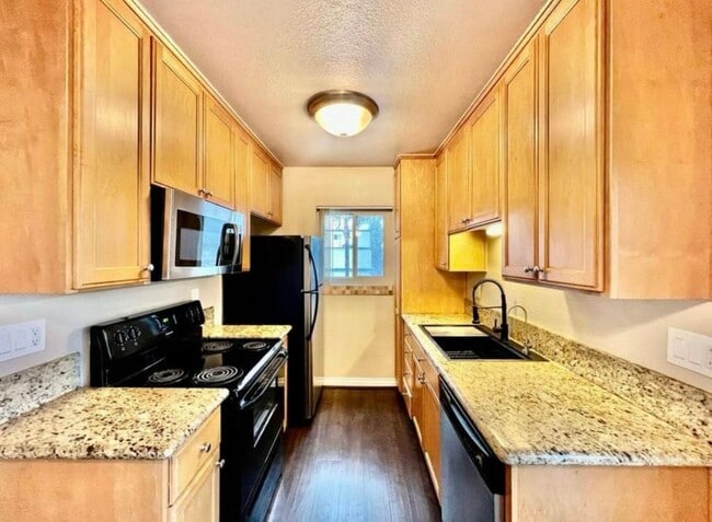 Building Photo - 615 9th St Unit 36 Rental