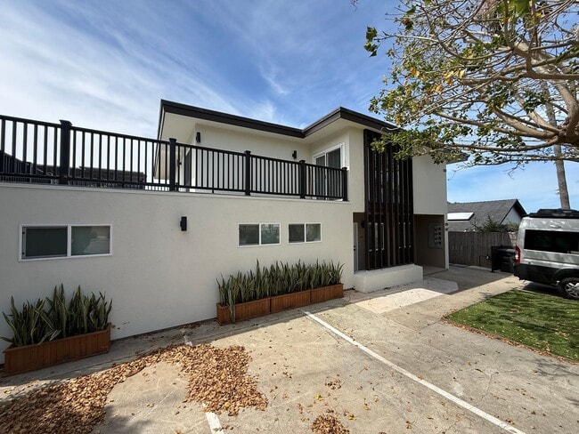 Photo - Bright 3BD/2BA Home in Encinitas with Natural Light, In-Unit Laundry & Easy Freeway Access