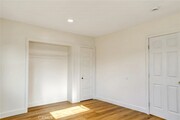 Photo - 950 E 48th St Townhome