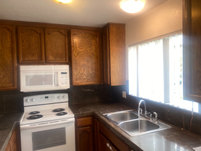 Photo - 390 E Madison Ave