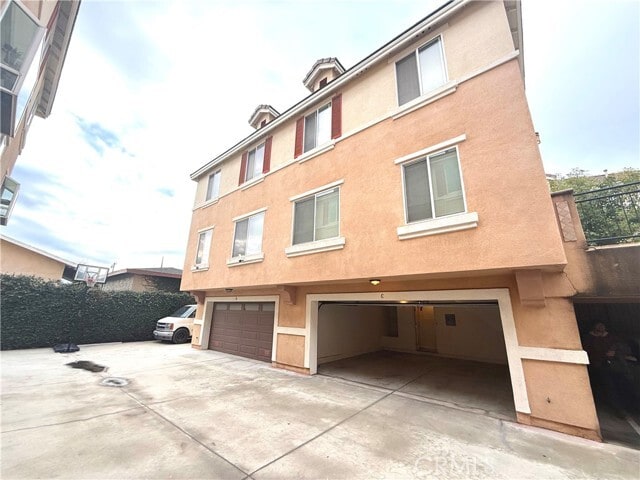 Building Photo - 3317 Del Mar Ave Unit C