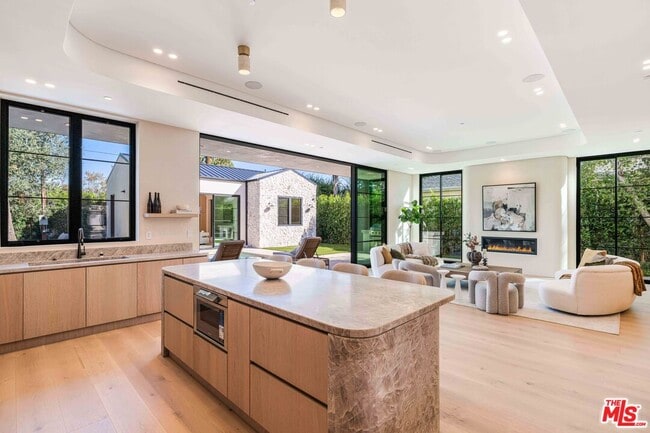 Photo - 16723 La Maida St