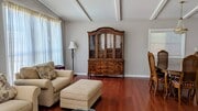 Photo - 73530 Red Cir