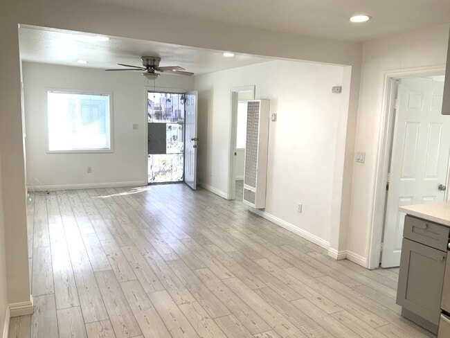 Photo - 1603 W 60th Pl