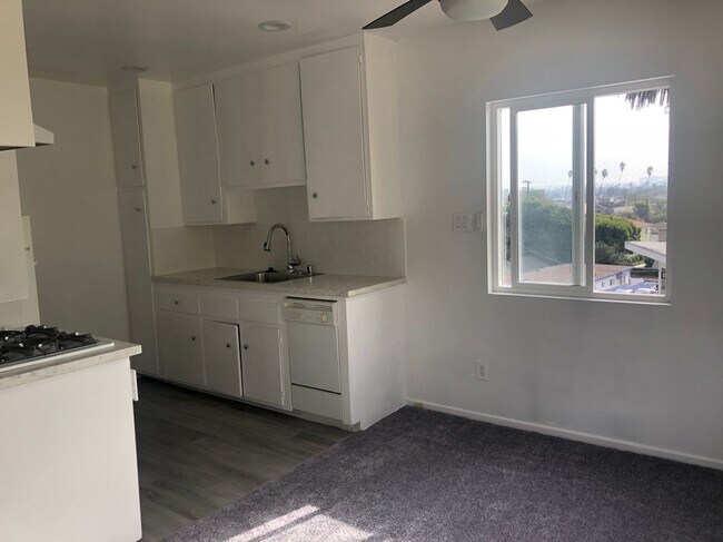 Photo - 744 Pier Ave