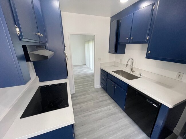 Photo - 1bd/1ba, Gorgeous, private unit with balcony, with parking in Sherman Oaks! Unit 207