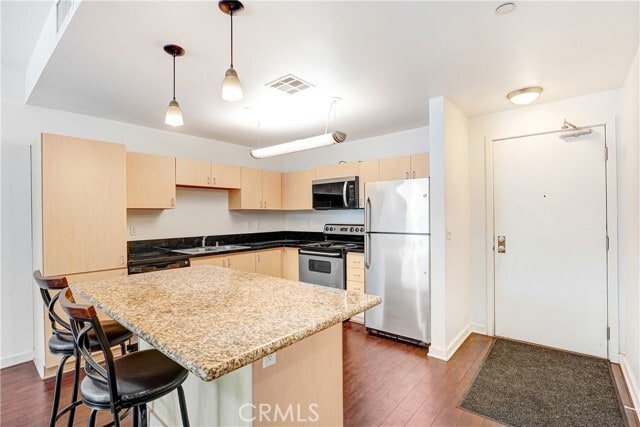 Photo - 630 W 6th St Unit 216