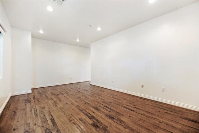 Photo - 637 N Fairview St Unit #102