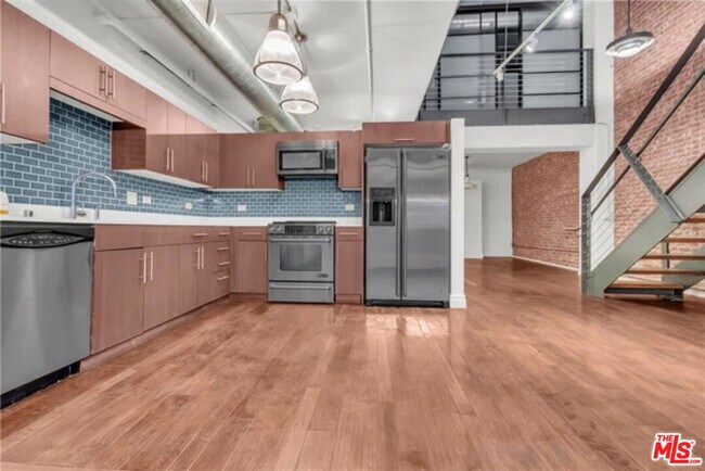 Photo - 510 S Hewitt St Unit 102