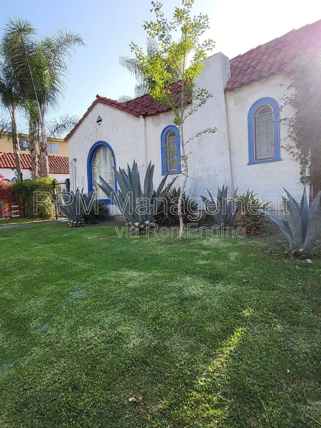 831 1/3 N. Formosa Ave. - 831 1/3 N. Formosa Ave. Condo Unit 831 1/3