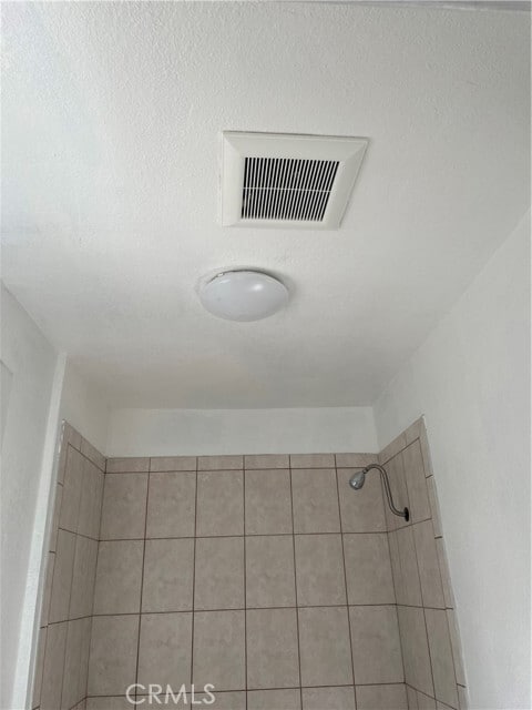 Photo - 674 E 115th St