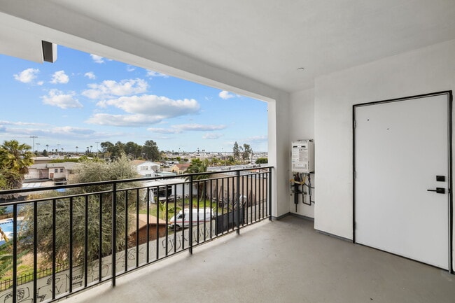 Photo - 12714 S Figueroa St