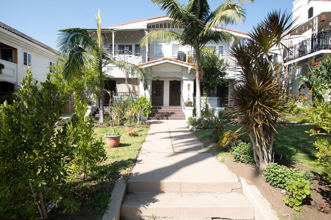 Building Front - 1723 Winona Blvd Unit 1723