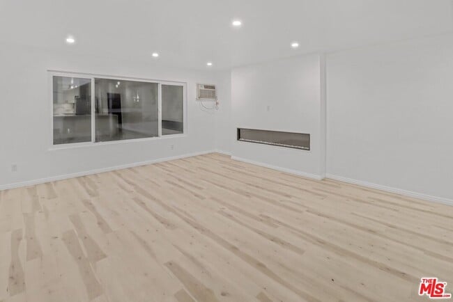 Photo - 1222 N Olive Dr Unit 216