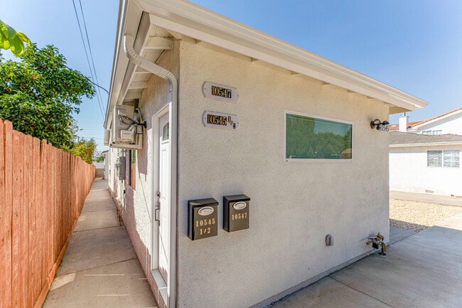 Photo - 10545 Leolang Ave House