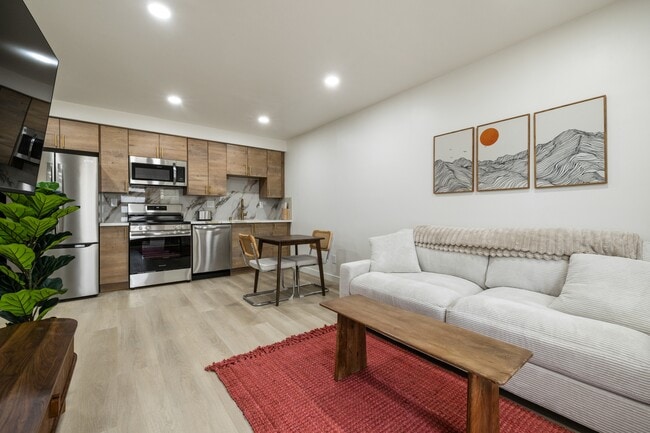 Building Photo - 4018 Riviera Dr Unit 1