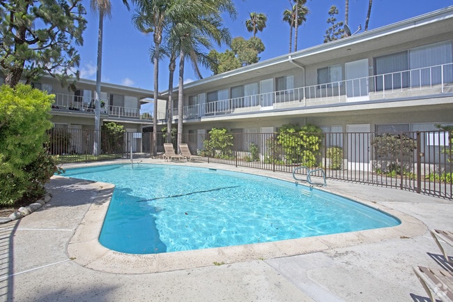 Pool - Monte Sereno Apartments