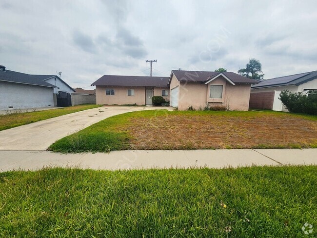 Building Photo - 3 bedroom, 2 bathroom Rental