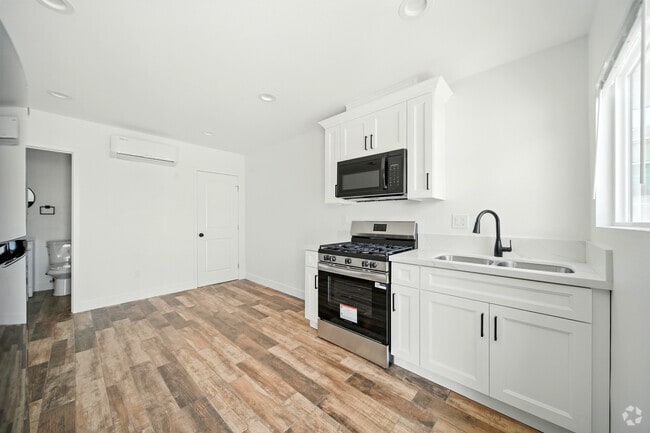 Building Photo - 523 1/2 JADU Studio Unit 1 Rental