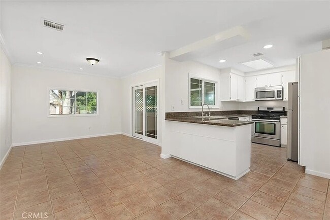 Photo - 1691 W Ontario Ave