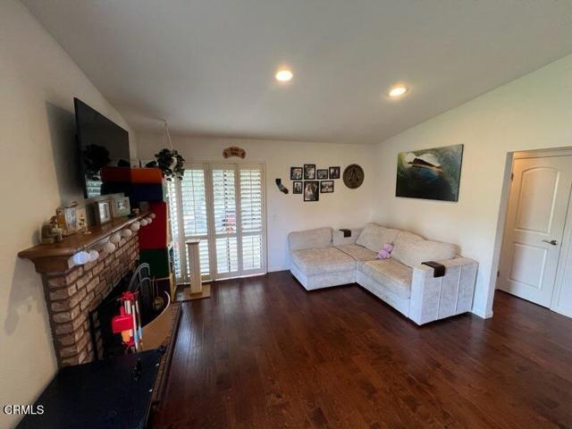 Photo - 960 Murdoch Ln