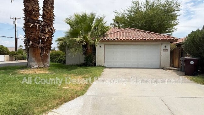Building Photo - 52020 Avenida Mendoza