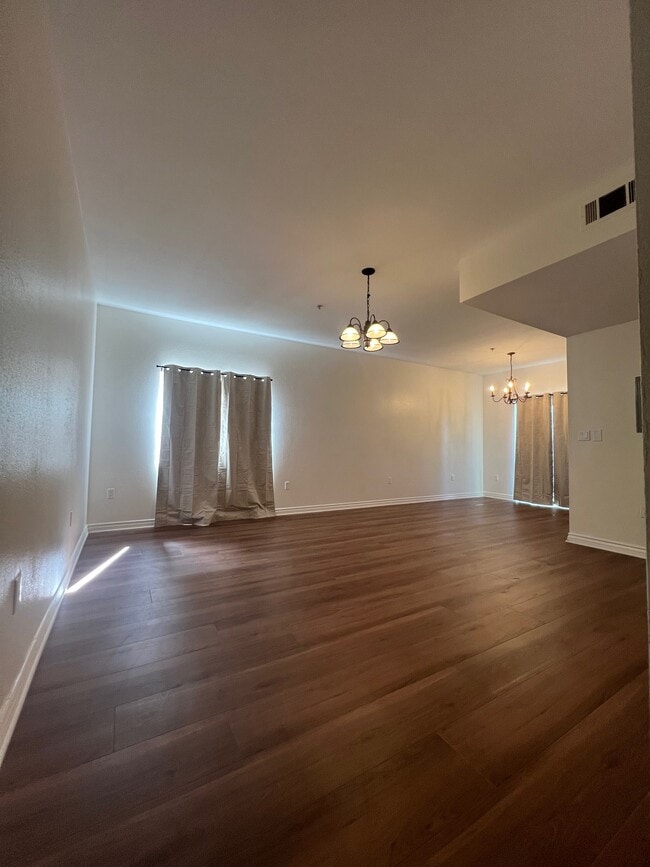 Unit # 1 Main Room - 14655 Vanowen St Unit 1