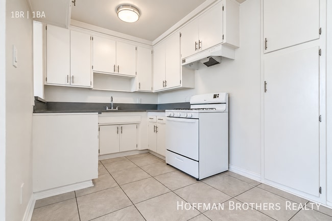 Photo - 1323 N Harvard Blvd Unit 9