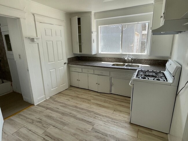 Photo - 1726 N Sierra Way Unit 2
