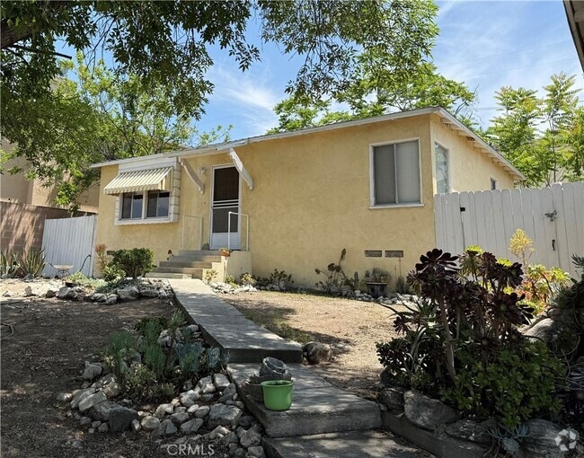 Building Photo - 10324 Hillhaven Ave Unit 10324 Rental