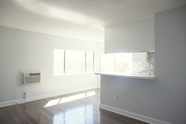 Photo - Carlyle Apartments