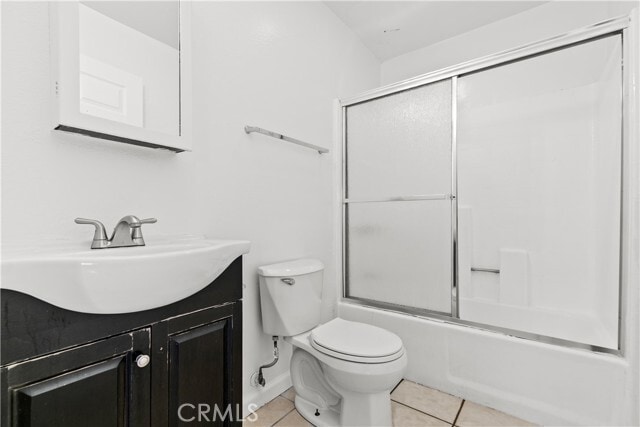 Photo - 5915 Woodman Ave Unit 103