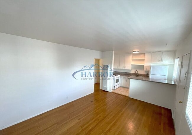 Photo - 1919 Vanderbilt Ln Unit E