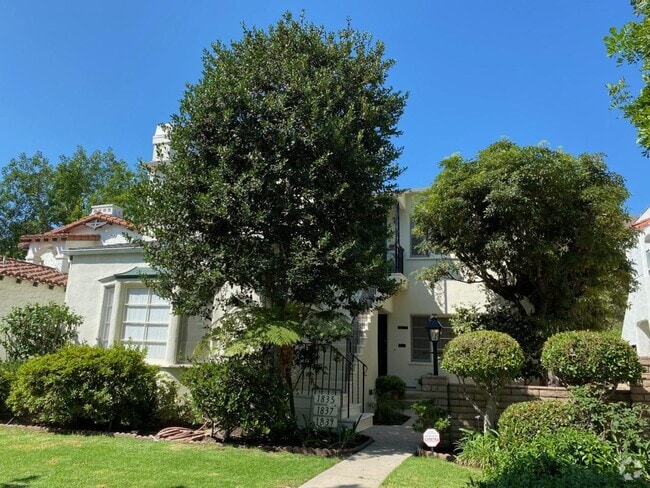 Building Photo - 1837 Kelton Ave Unit 1837 Rental