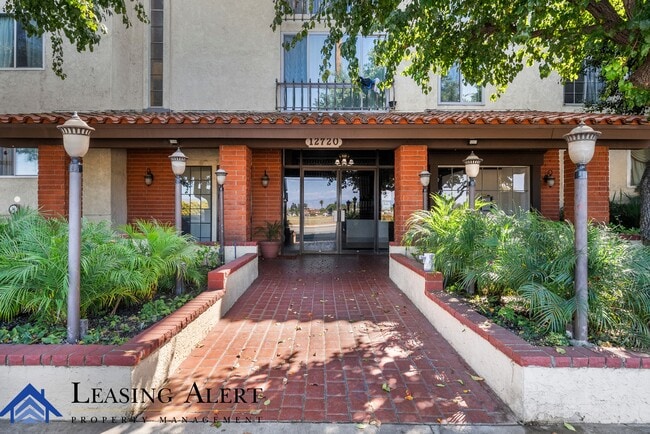 Photo - 12720 Burbank Blvd