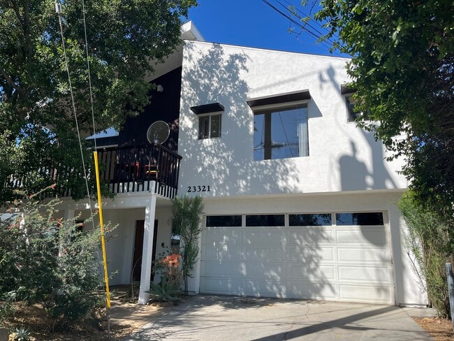 Building Photo - 23321 Ida Pl