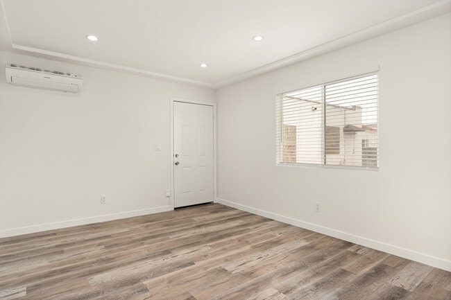 Photo - 2410 1/2 Hope St Unit 2410.5