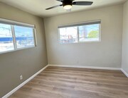 Photo - 1570 Hornblend St