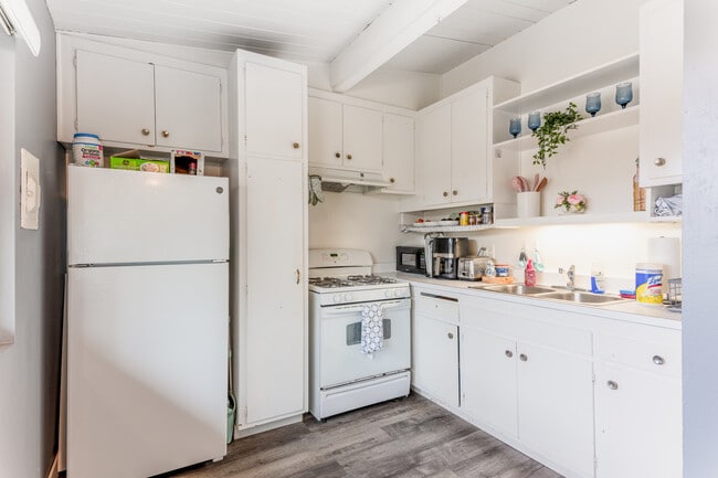 Photo - Tropicana Student Housing