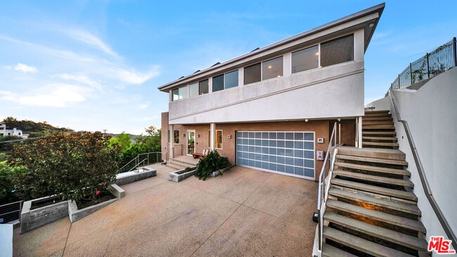 Photo - 2915 Tuna Canyon Rd
