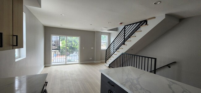 Photo - 5729 Klump Ave