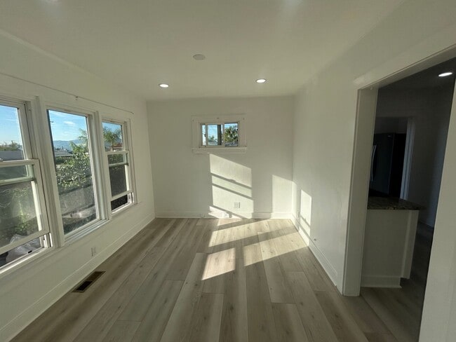 Photo - 2 Bedroom & 1 Bathroom