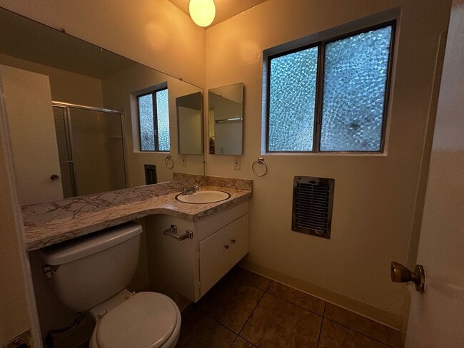 Photo - 5022 Riverton Ave Unit 05